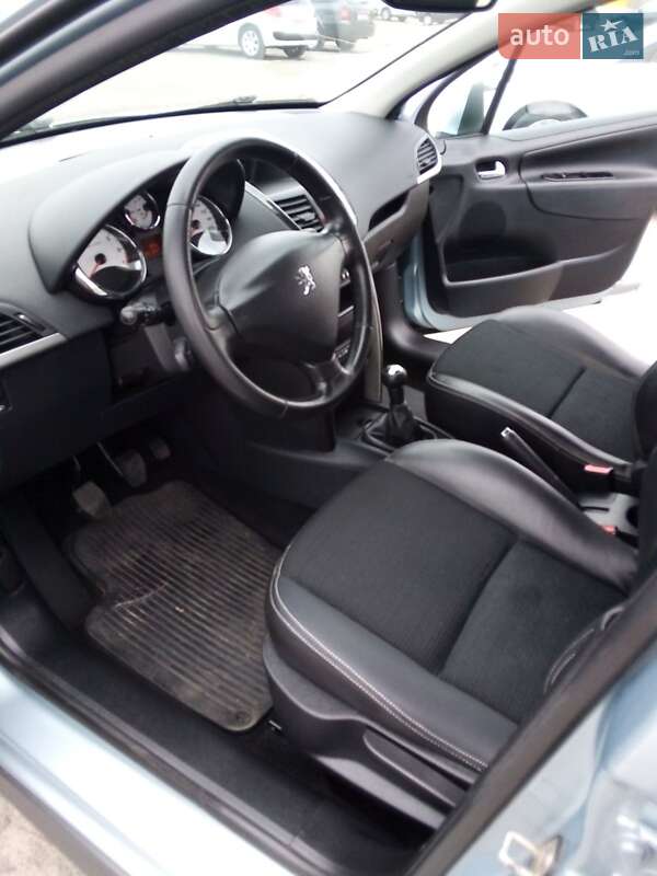 Универсал Peugeot 207 2011 в Киеве