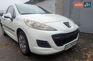Хэтчбек Peugeot 207 2010 в 