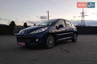 Хэтчбек Peugeot 207 2009 в Долине