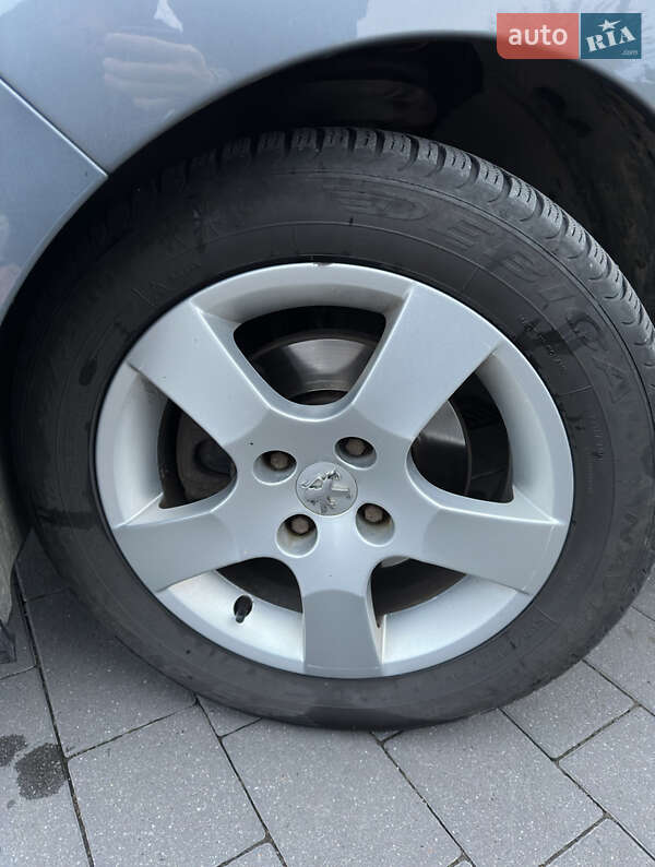 Универсал Peugeot 207 2010 в Мукачево