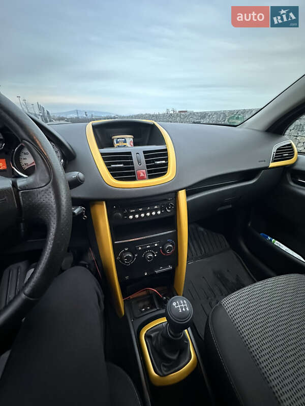 Универсал Peugeot 207 2010 в Мукачево