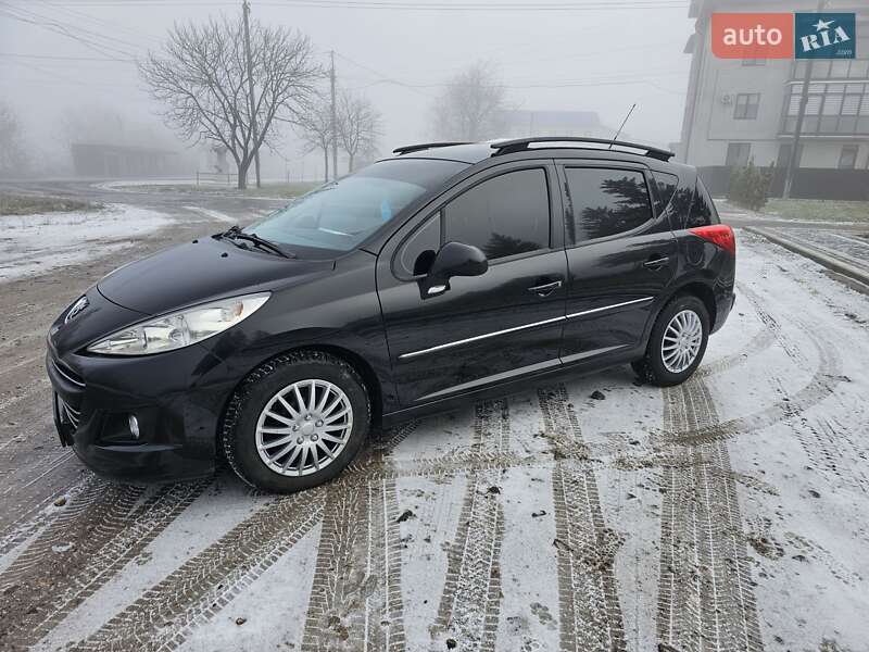 Универсал Peugeot 207 2010 в Бучаче