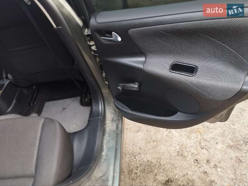 Хэтчбек Peugeot 207 2008 в Запорожье фото 9 Хэтчбек Peugeot 207 2008 в Запорожье