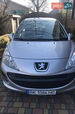 Хетчбек Peugeot 207 2007 в Дубровиці