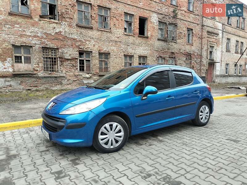 Хэтчбек Peugeot 207 2007 в Львове