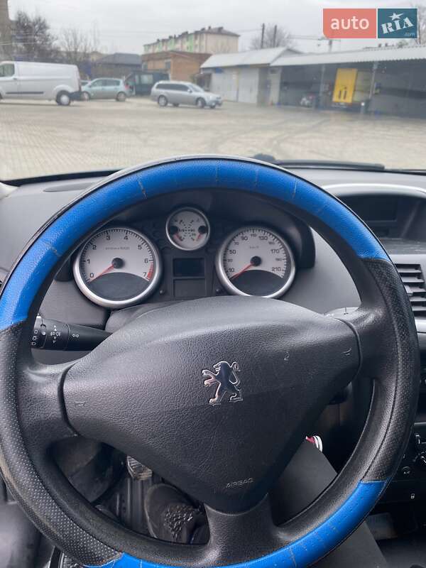 Хетчбек Peugeot 207 2008 в Старокостянтинові