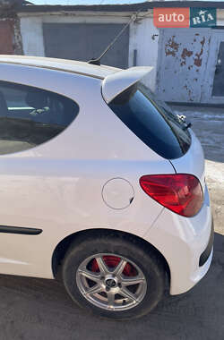 Хэтчбек Peugeot 207 2008 в Славуте