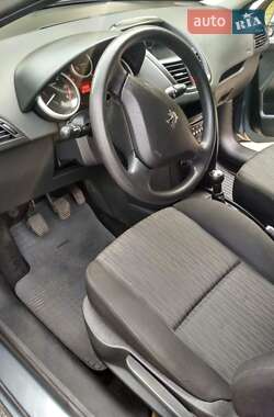 Хэтчбек Peugeot 207 2011 в 