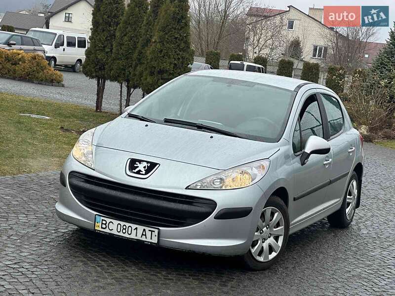 Хэтчбек Peugeot 207 2006 в Жовкве