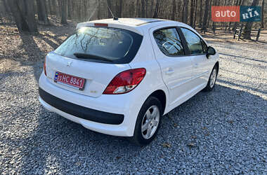 Хетчбек Peugeot 207 2010 в 