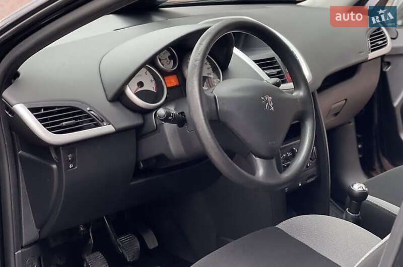 Хэтчбек Peugeot 207 2009 в Ивано-Франковске