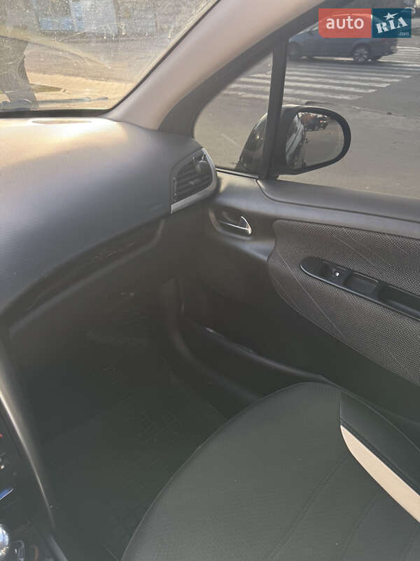 Хетчбек Peugeot 207 2007 в Немирові