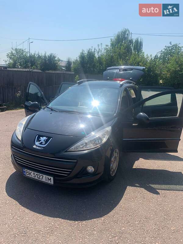 Peugeot 207 2010