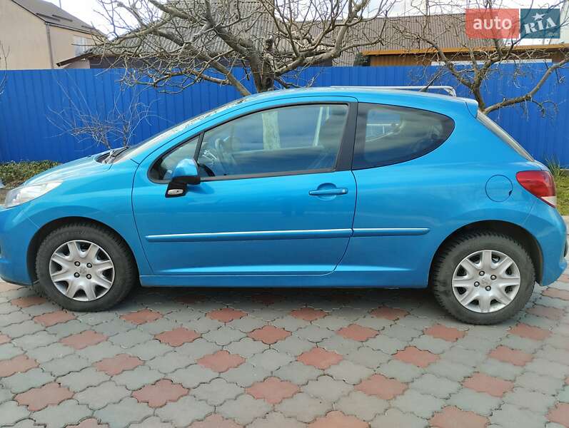 Хэтчбек Peugeot 207 2011 в Мироновке