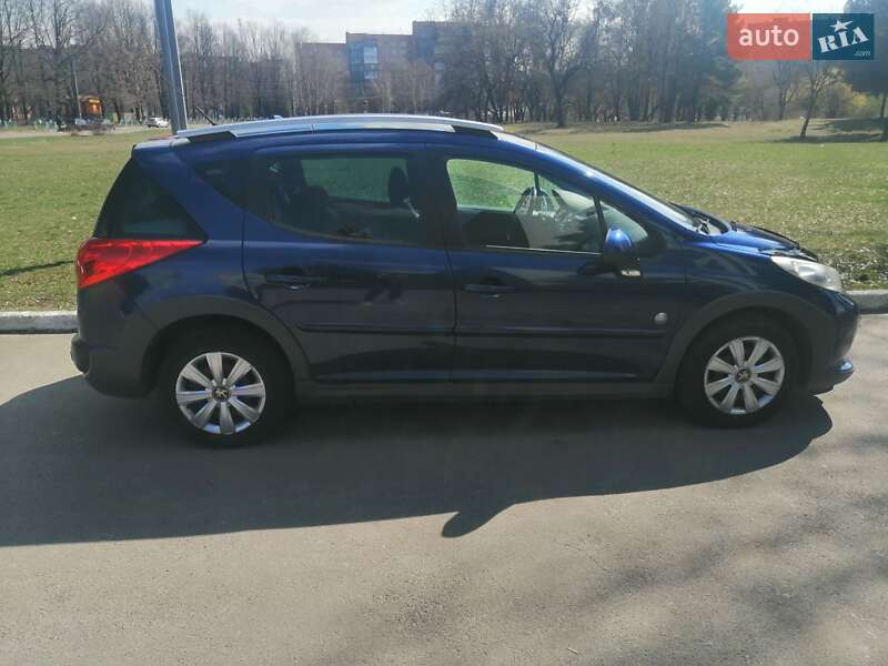 Універсал Peugeot 207 2008 в Рівному
