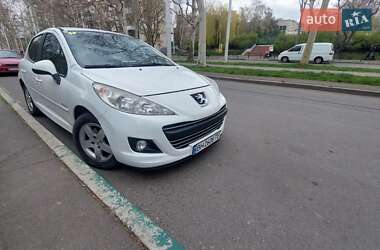 Хэтчбек Peugeot 207 2010 в Черноморске