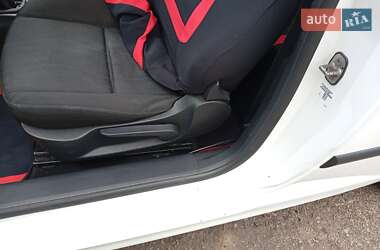 Хетчбек Peugeot 207 2008 в 