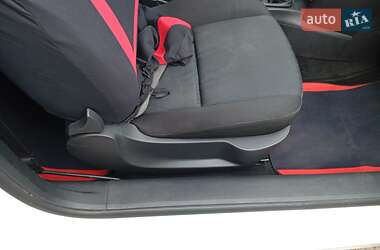 Хетчбек Peugeot 207 2008 в 