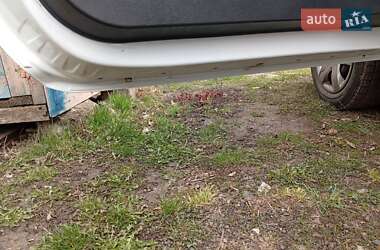 Хетчбек Peugeot 207 2008 в 