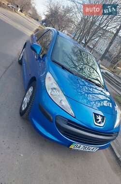 Хэтчбек Peugeot 207 2006 в 