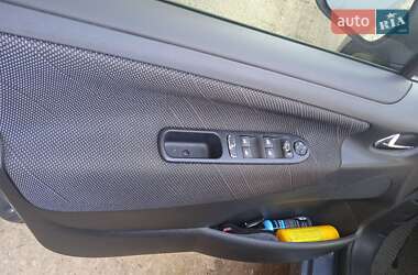 Хэтчбек Peugeot 207 2007 в 