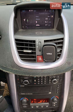 Кабриолет Peugeot 207 2008 в 