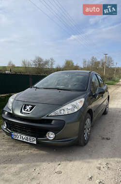 Хэтчбек Peugeot 207 2009 в 