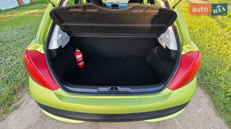 Хетчбек Peugeot 207 2006 в Одесі