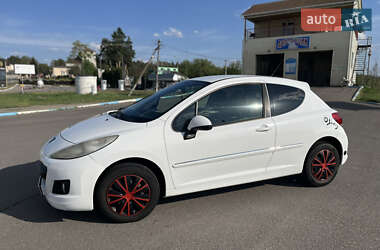 Хэтчбек Peugeot 207 2011 в Володарке
