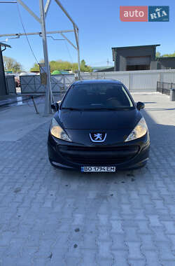 Хетчбек Peugeot 207 2010 в 