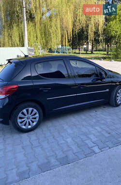Хетчбек Peugeot 207 2010 в 