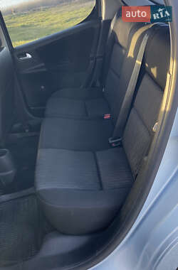 Хетчбек Peugeot 207 2010 в 