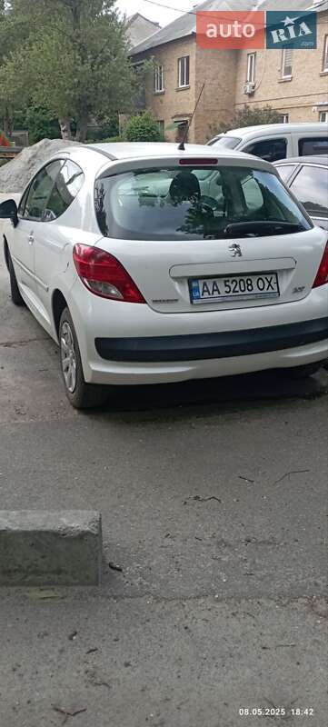 Хетчбек Peugeot 207 2012 в Києві