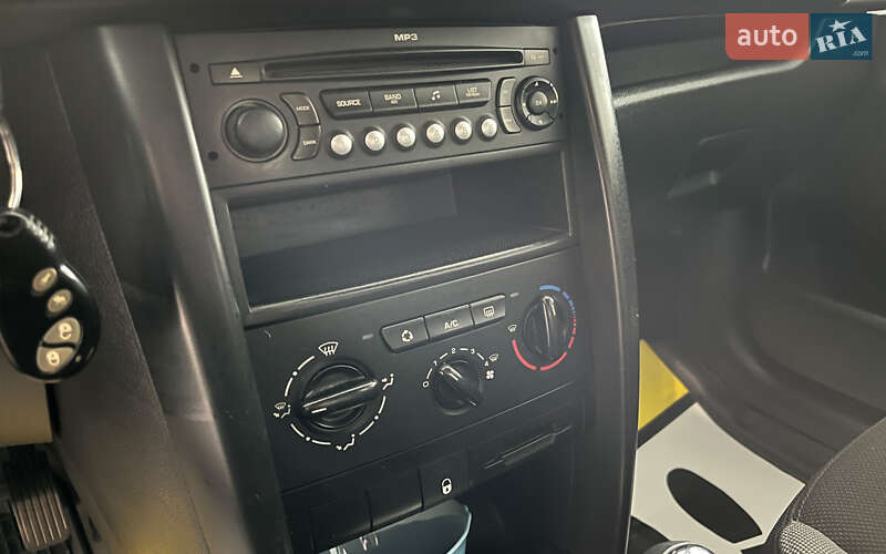 Хетчбек Peugeot 207 2008 в Шептицькому