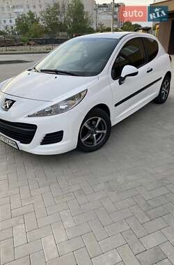 Хетчбек Peugeot 207 2010 в 