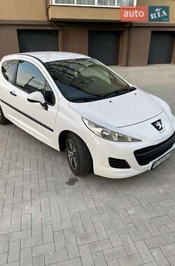 Хетчбек Peugeot 207 2010 в 