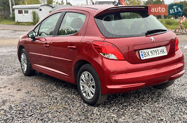 Хетчбек Peugeot 207 2010 в 