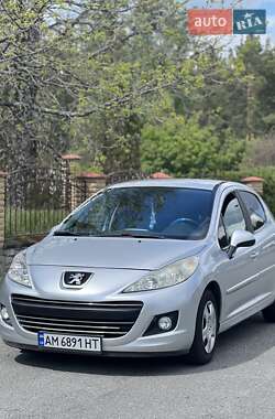 Хэтчбек Peugeot 207 2010 в Малине