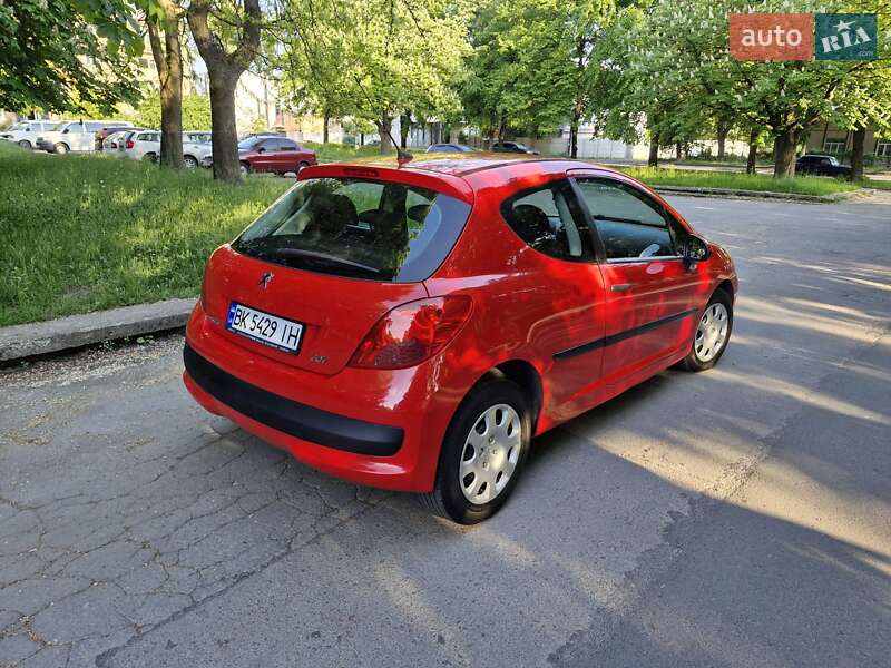 Хетчбек Peugeot 207 2009 в Рівному