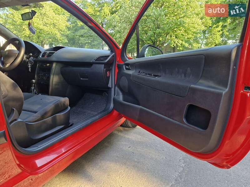 Хетчбек Peugeot 207 2009 в Рівному