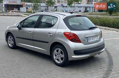 Хетчбек Peugeot 207 2007 в 