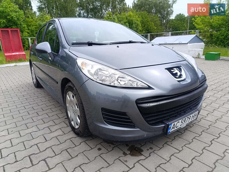 Хэтчбек Peugeot 207 2010 в Владимире