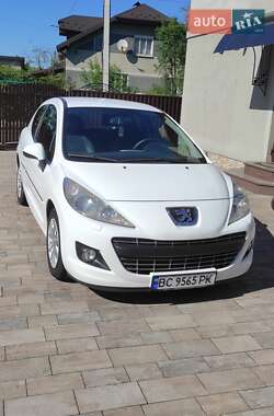 Хэтчбек Peugeot 207 2011 в 
