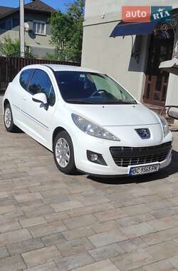 Хэтчбек Peugeot 207 2011 в 