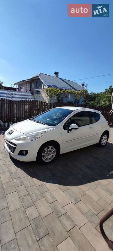 Хэтчбек Peugeot 207 2011 в Стрые