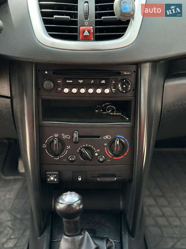 Хэтчбек Peugeot 207 2006 в Львове