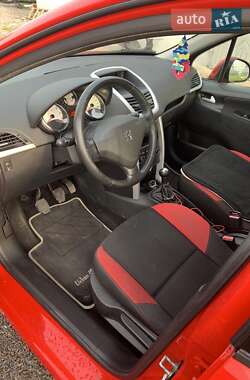Хетчбек Peugeot 207 2011 в Дубні