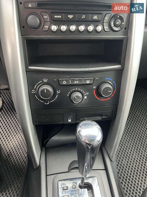 Хэтчбек Peugeot 207 2010 в Львове