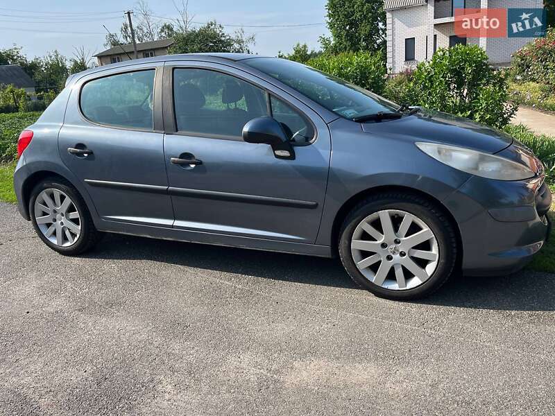 Хэтчбек Peugeot 207 2006 в Ирпене