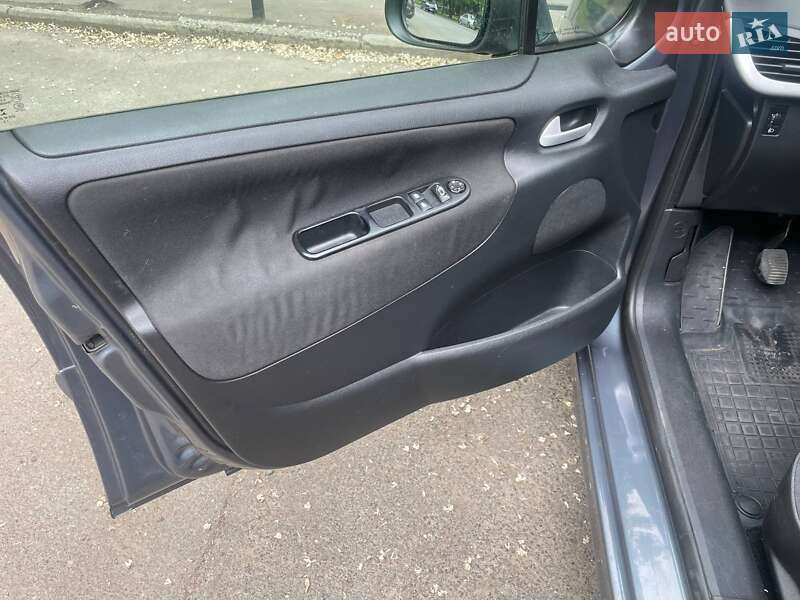 Хэтчбек Peugeot 207 2011 в Одессе